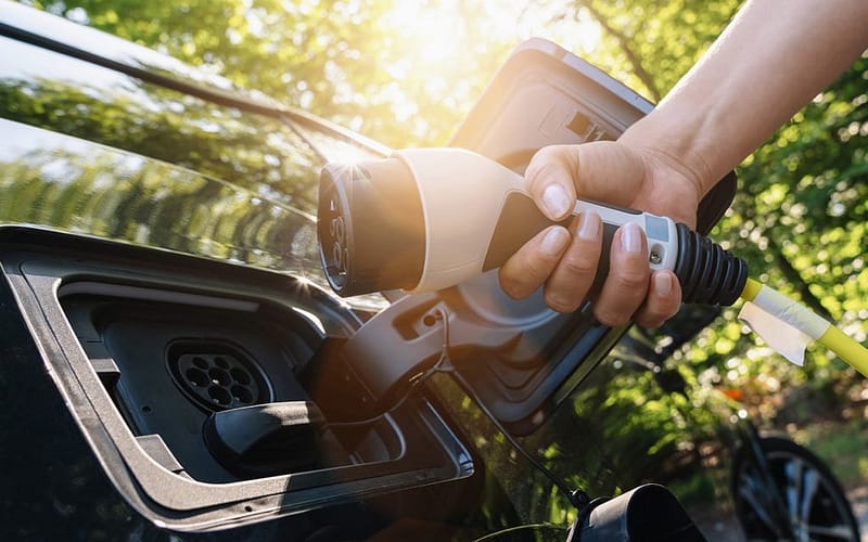 Finanziamenti auto elettriche: 74 miliardi contro 700 milioni, la mancia dello Stato | Ses Mobilità Elettrica 1 finanziamenti auto elettriche